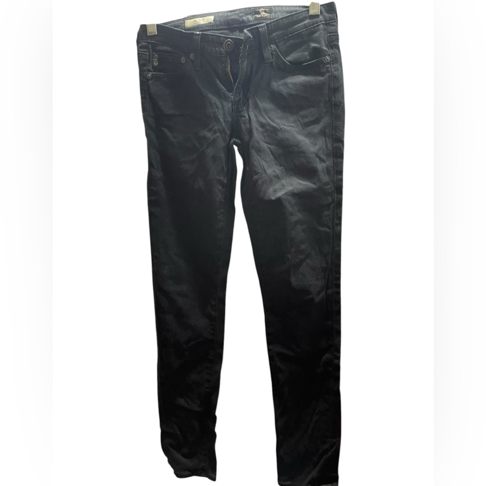 Black Skinny Jeans with Sleek Fit